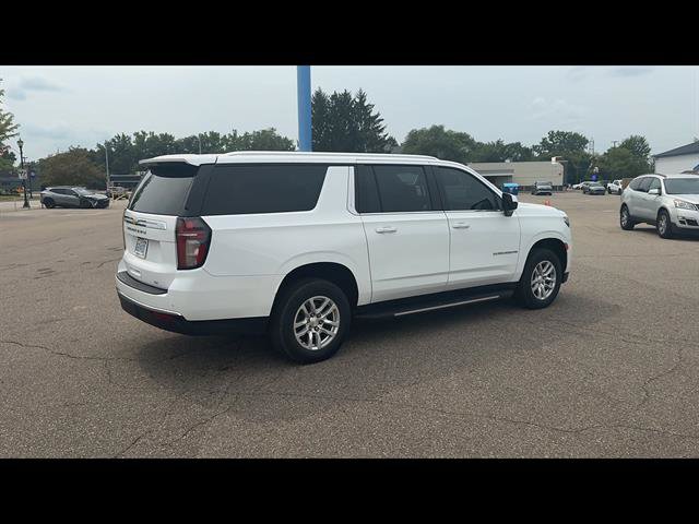 Used 2022 Chevrolet Suburban LT AWD/4WD image 8