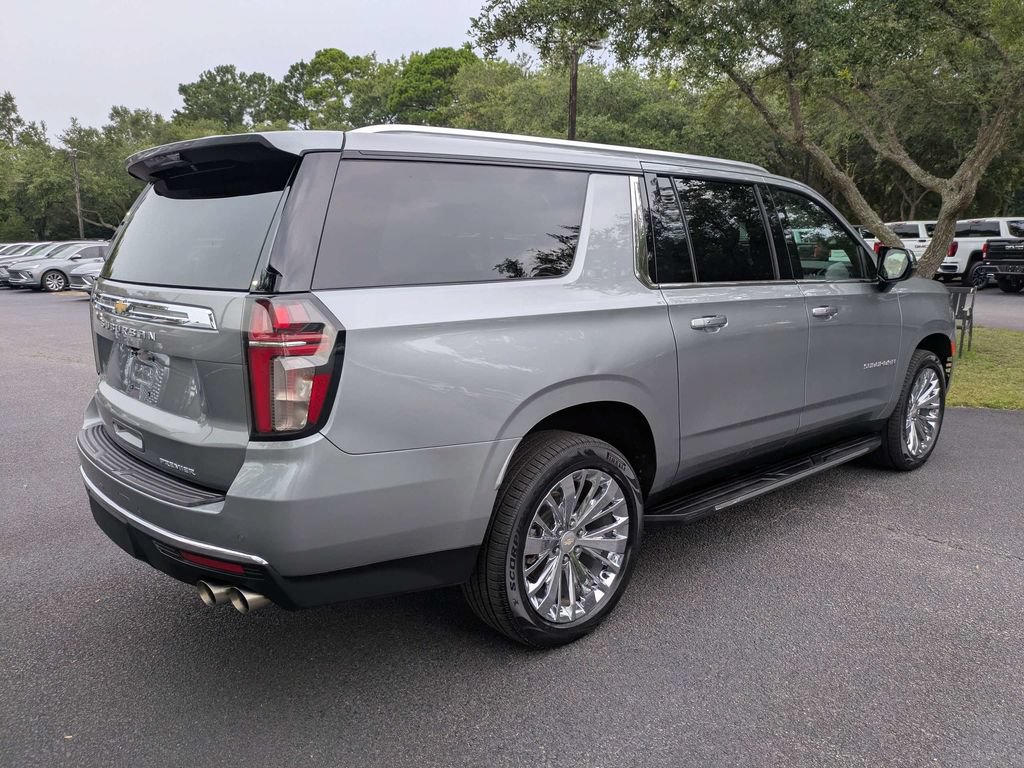 Used 2023 Chevrolet Suburban Premier AWD/4WD image 3