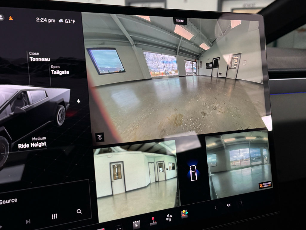 Used 2024 Tesla Cybertruck AWD Crew Cab image 25