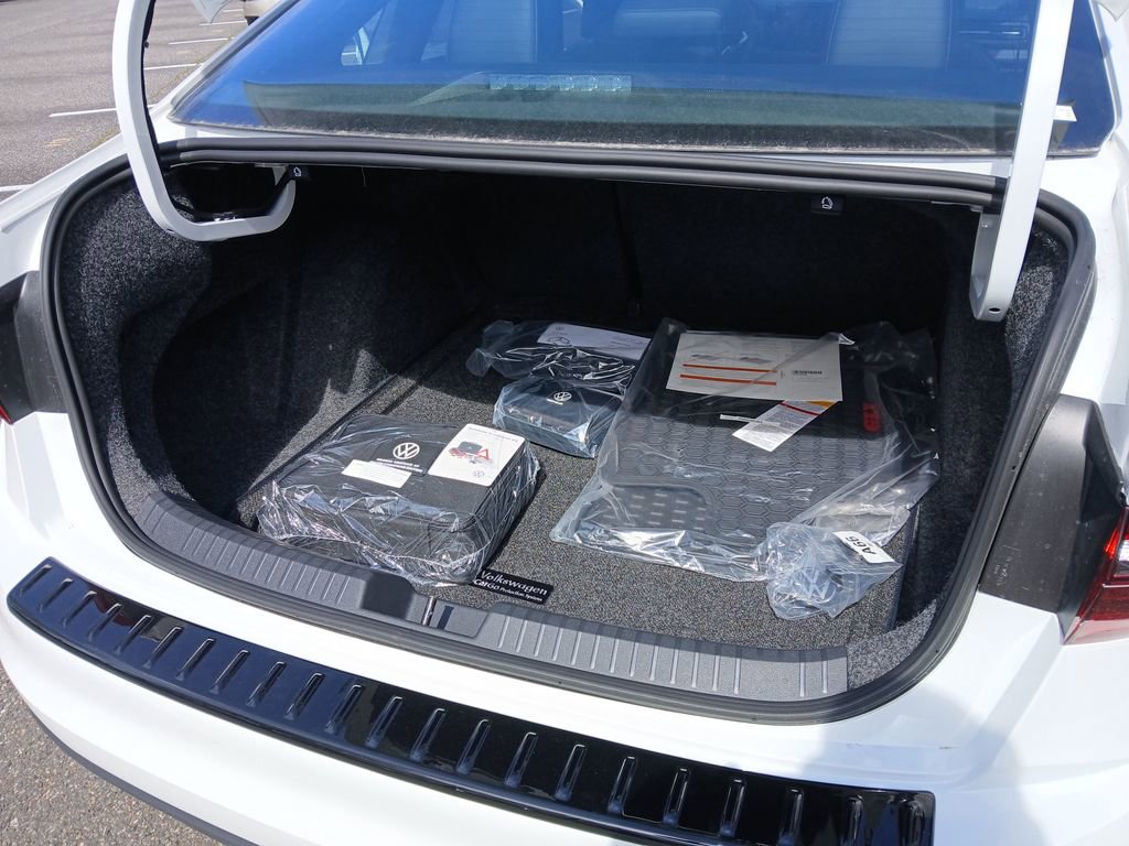 New 2026 Volkswagen Jetta GLI Autobahn FWD image 22