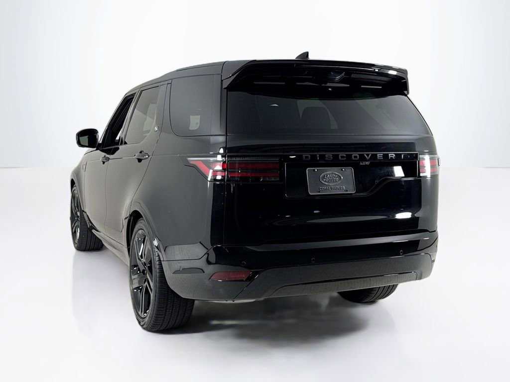 Used 2025 Land Rover Discovery Dynamic SE image 3