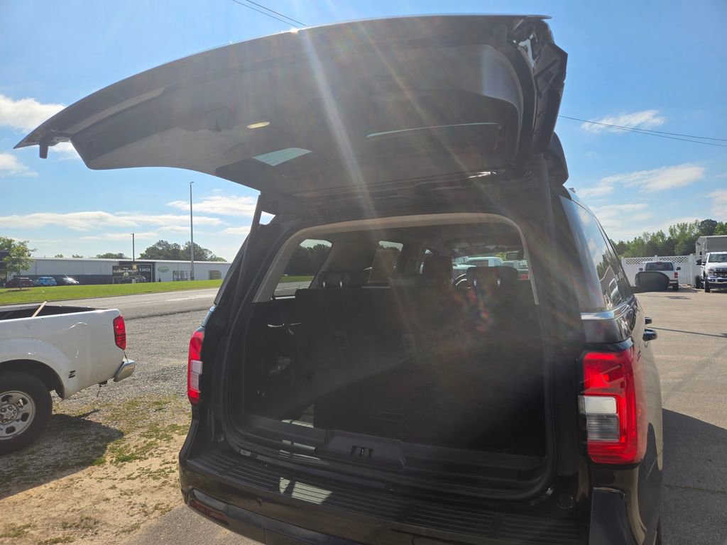 Used 2022 Ford Expedition XLT RWD image 5