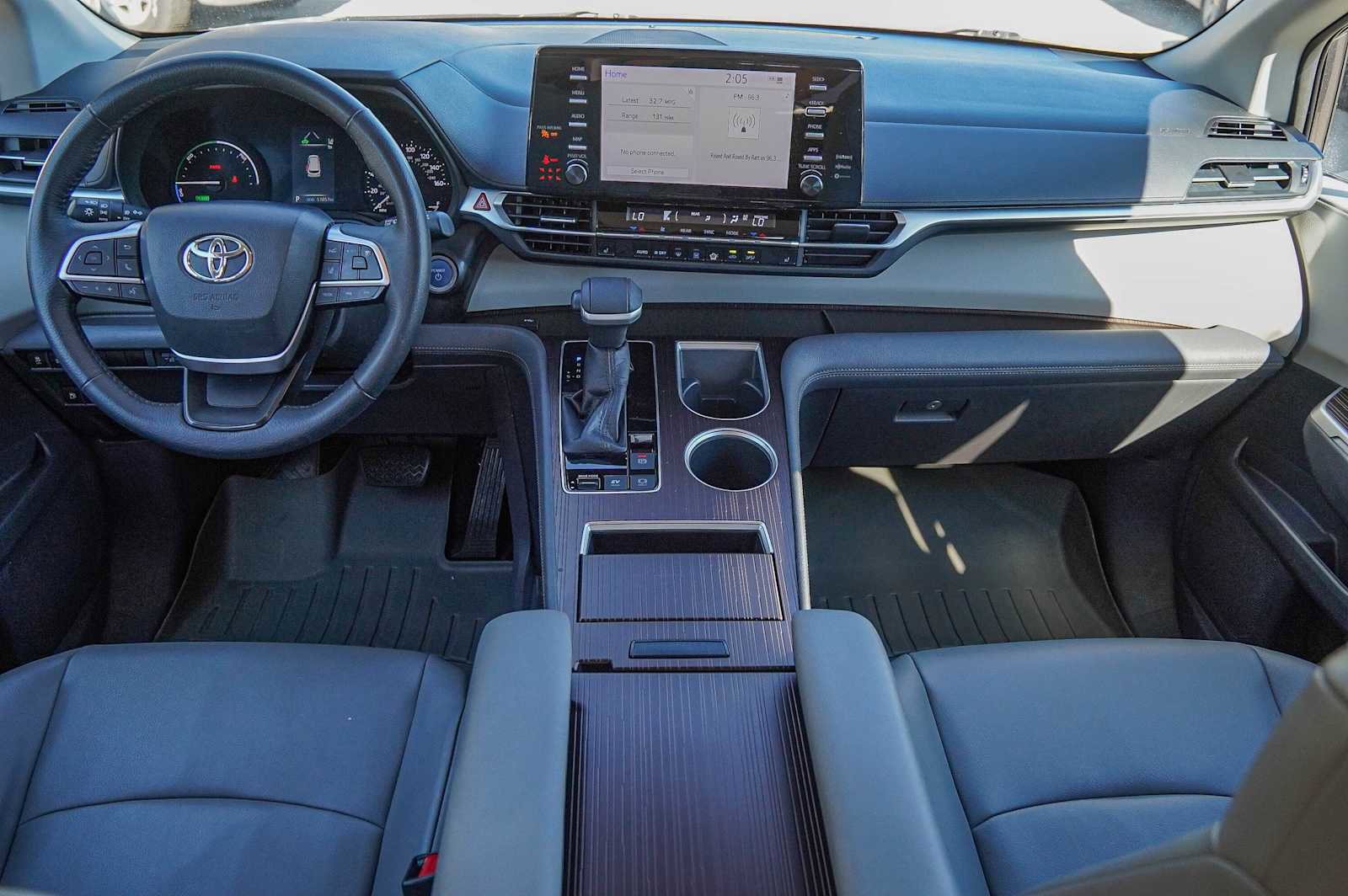 Used 2021 Toyota Sienna XLE image 24