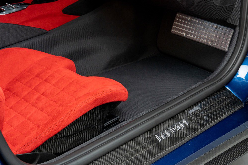 Certified 2022 Ferrari 812 Competizione image 31