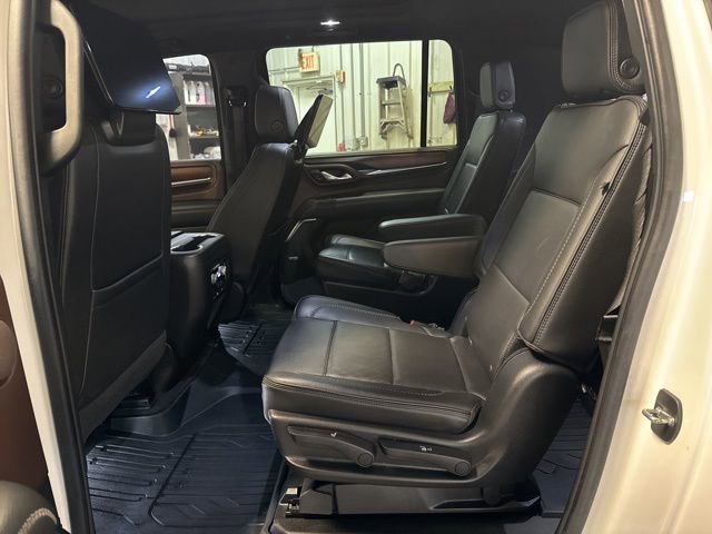 Used 2022 GMC Yukon XL Denali w/ Denali Premium Package image 21