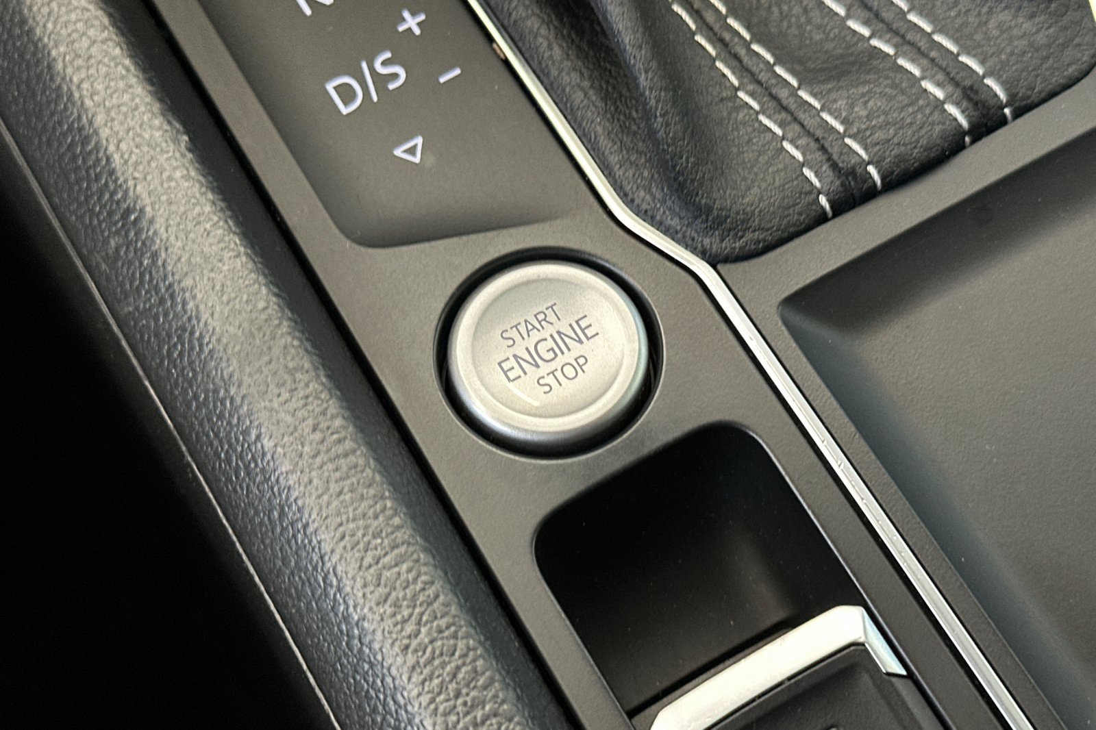Used 2022 Volkswagen Atlas SE FWD image 23