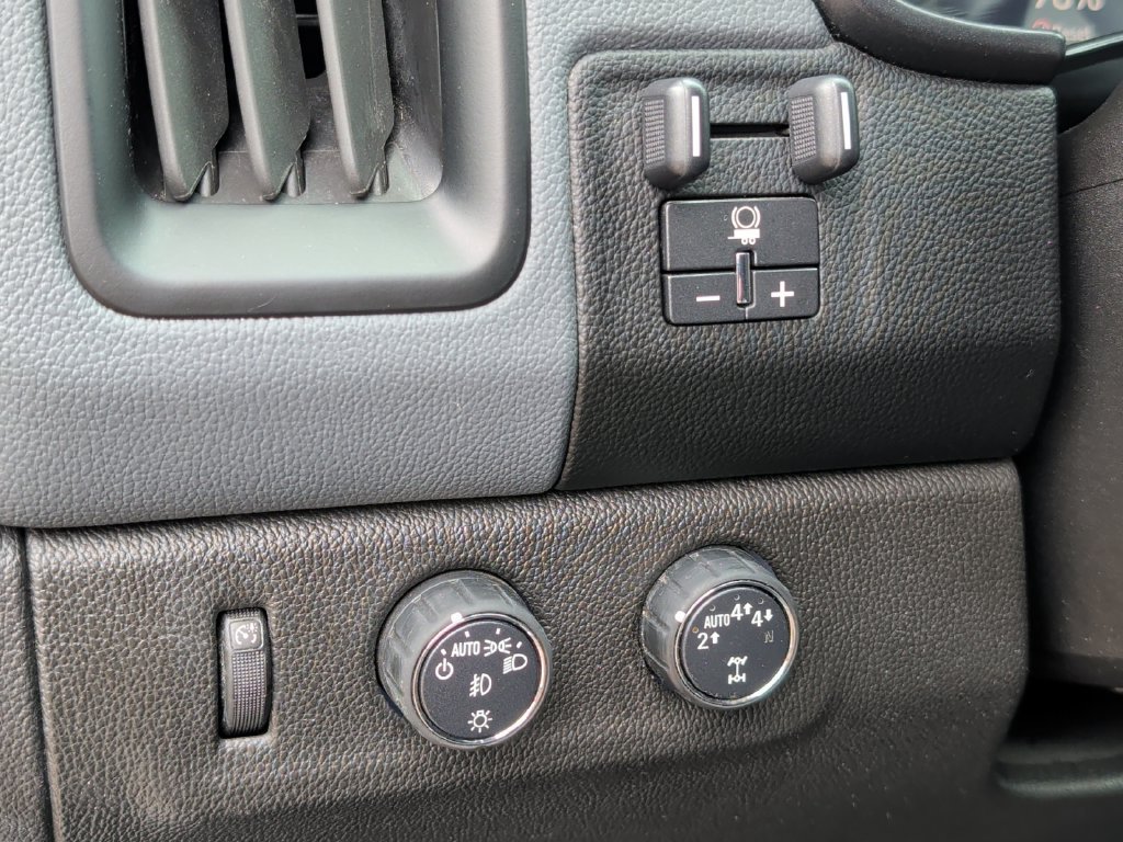 Used 2019 Chevrolet Colorado Z71 AWD/4WD image 14