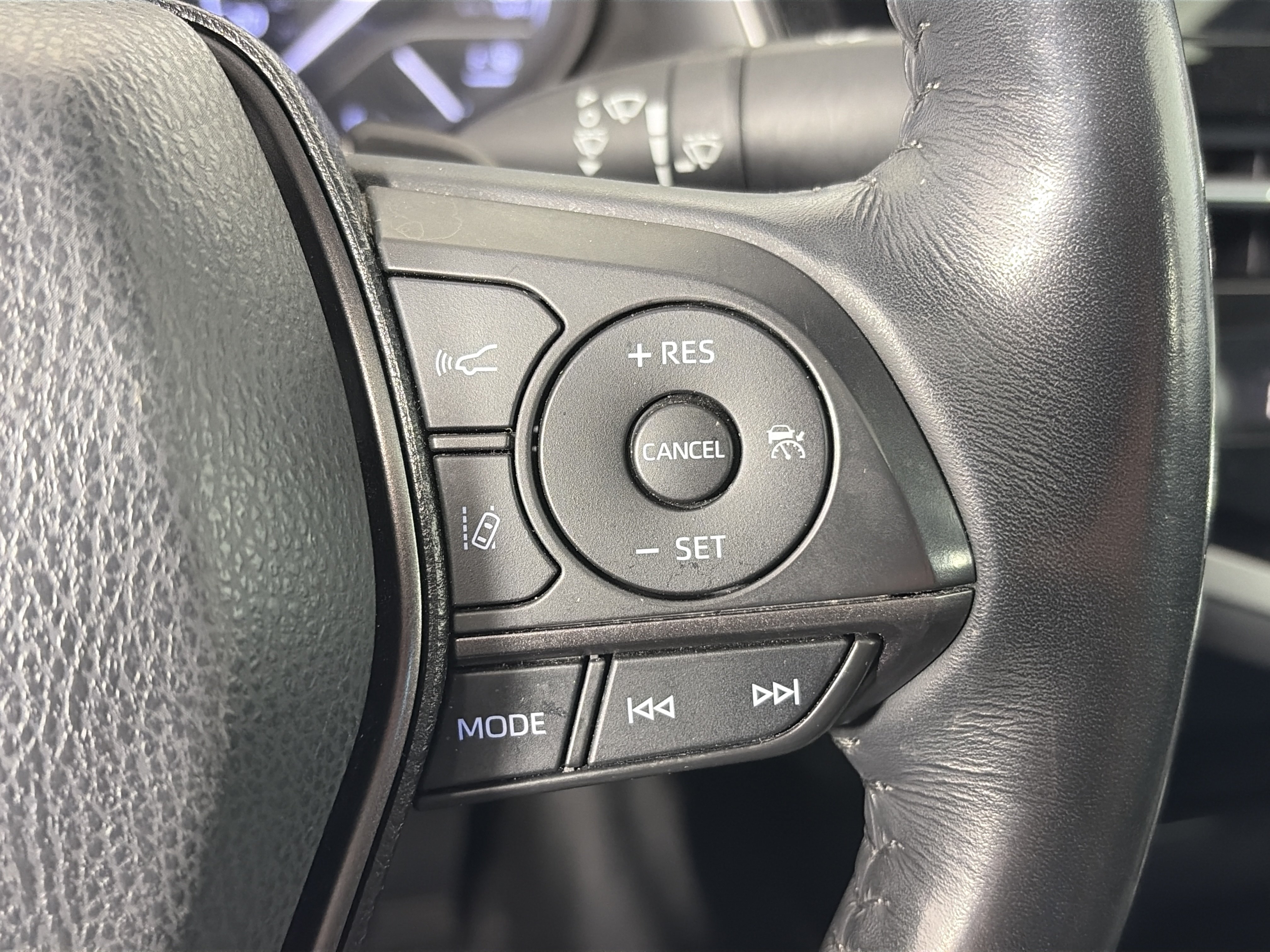Used 2021 Toyota Camry SE FWD image 31