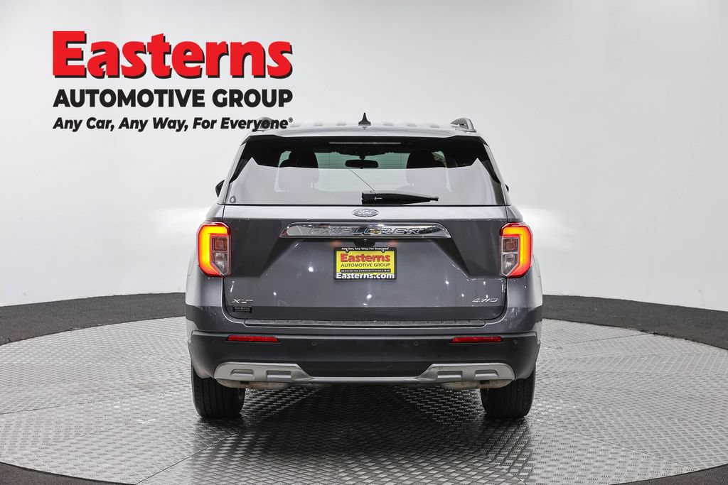 Used 2023 Ford Explorer XLT w/ Equipment Group 202A AWD/4WD image 6