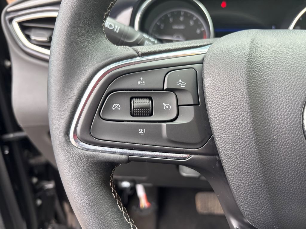 Used 2023 Buick Encore GX Select w/ Sport Touring Package image 27