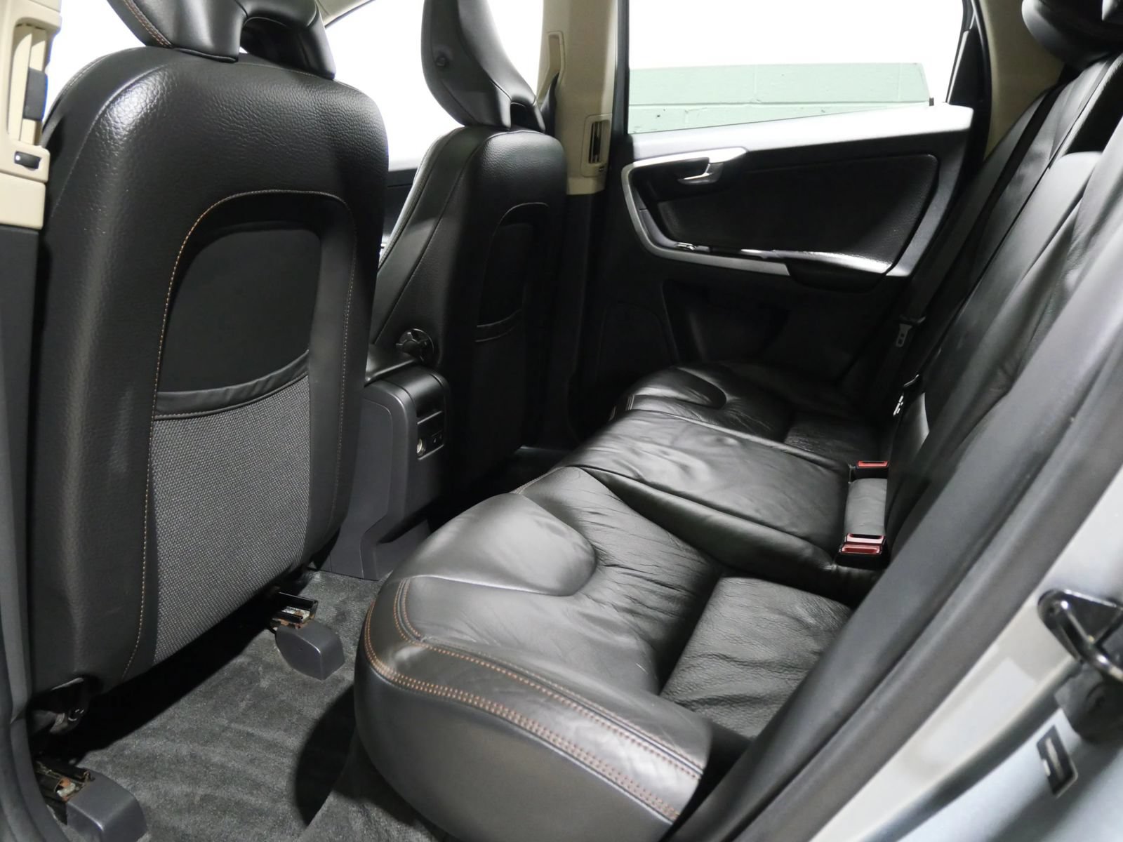 Used 2010 Volvo XC60 T6 AWD/4WD image 12