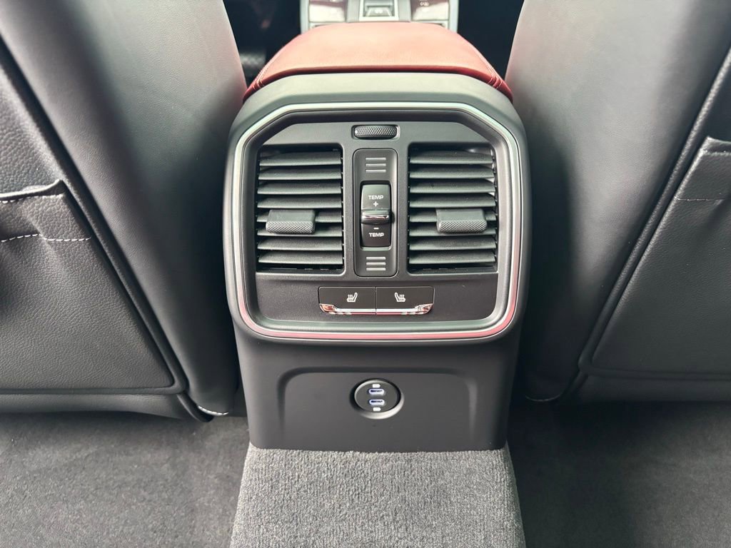 New 2026 Porsche Macan image 6