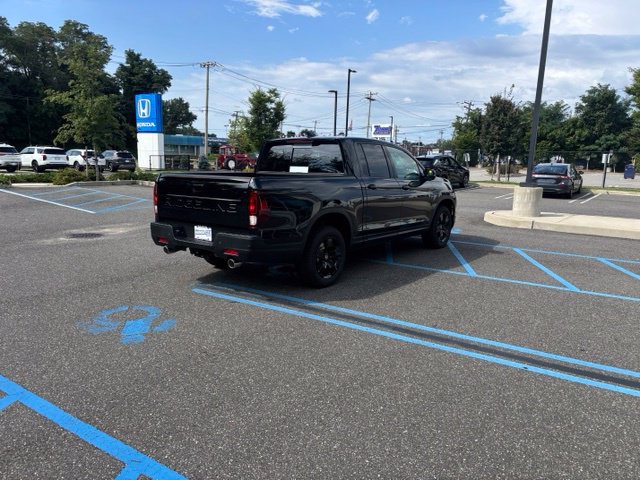 New 2026 Honda Ridgeline Black Edition image 5