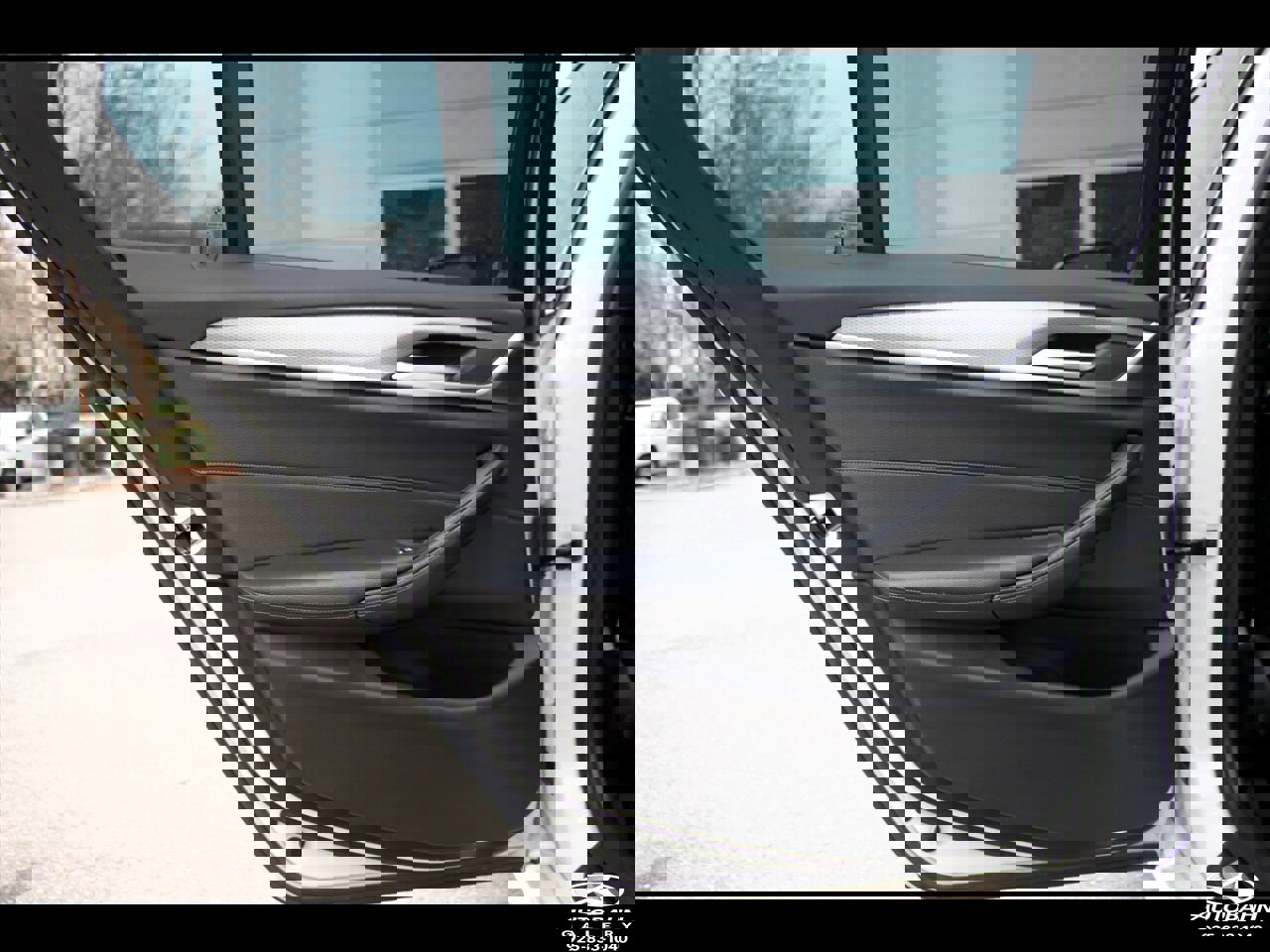 Used 2019 BMW 530e w/ M Sport Package image 33