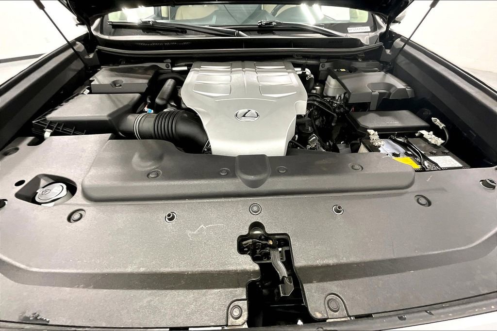 Used 2023 Lexus GX 460 Premium w/ Accessory Package image 12