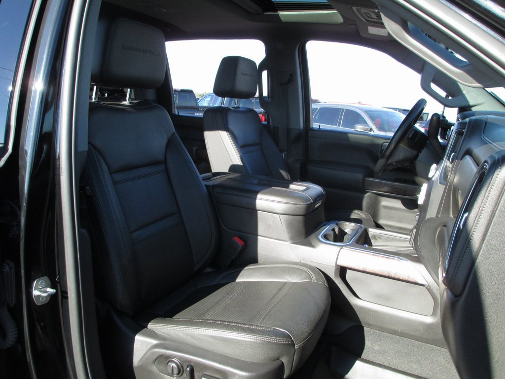 Used 2021 GMC Sierra 3500 Denali w/ Denali Black Diamond Edition image 26