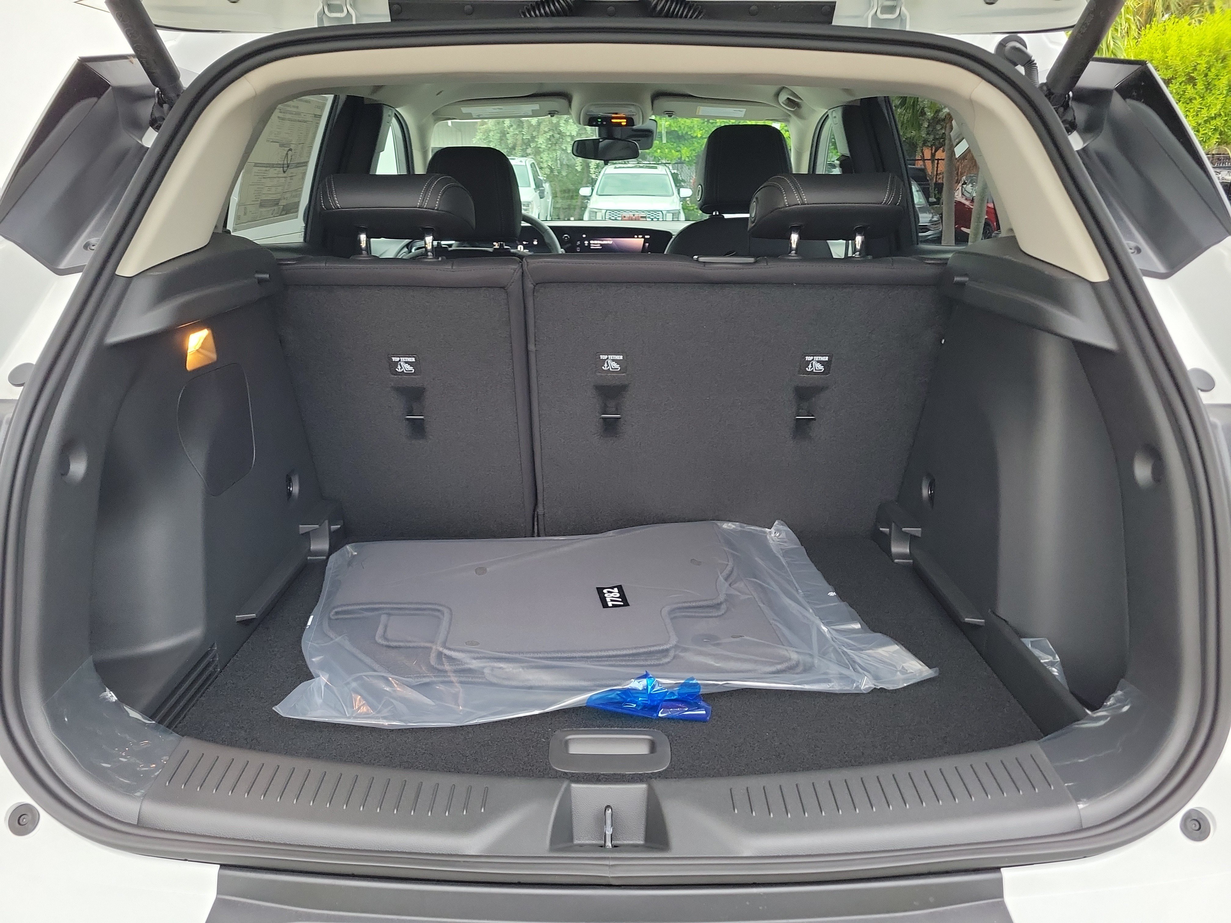 New 2026 Buick Encore GX Preferred w/ Comfort Package FWD image 8