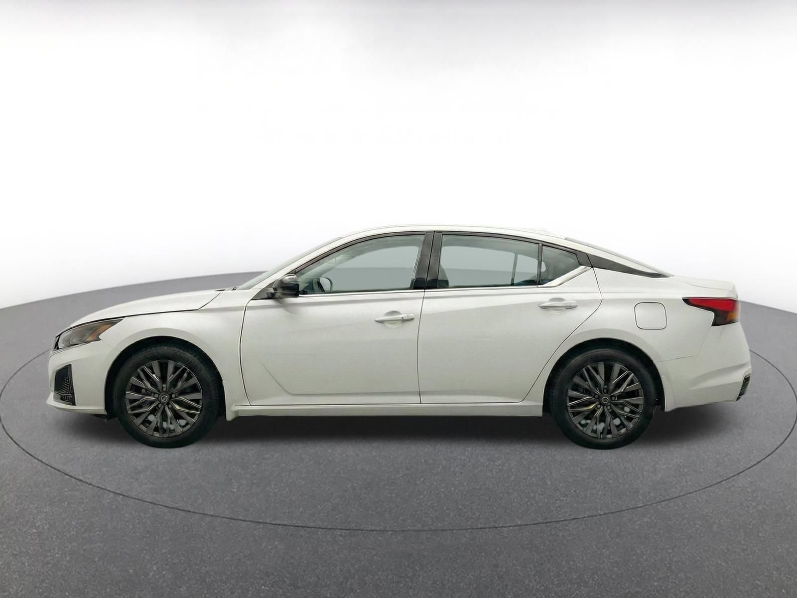 Used 2026 Nissan Altima 2.5 SV FWD image 4
