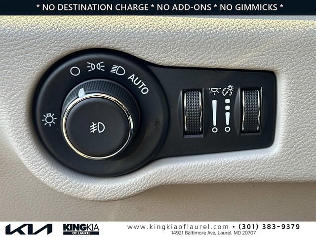 Used 2022 Chrysler Pacifica Touring-L image 14