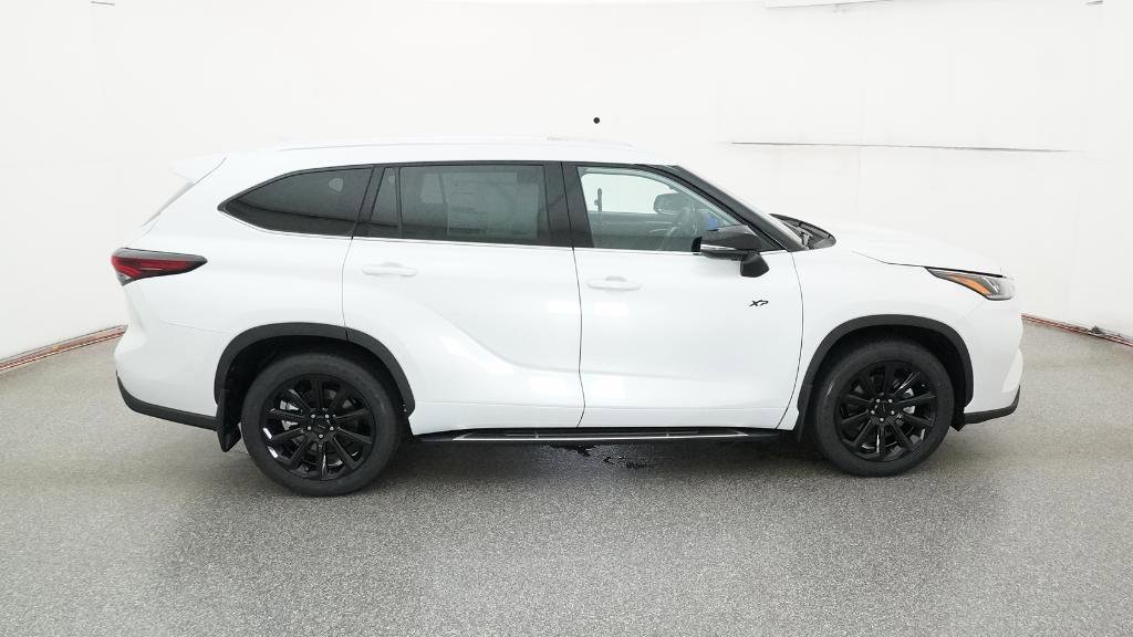 New 2025 Toyota Highlander Limited image 25