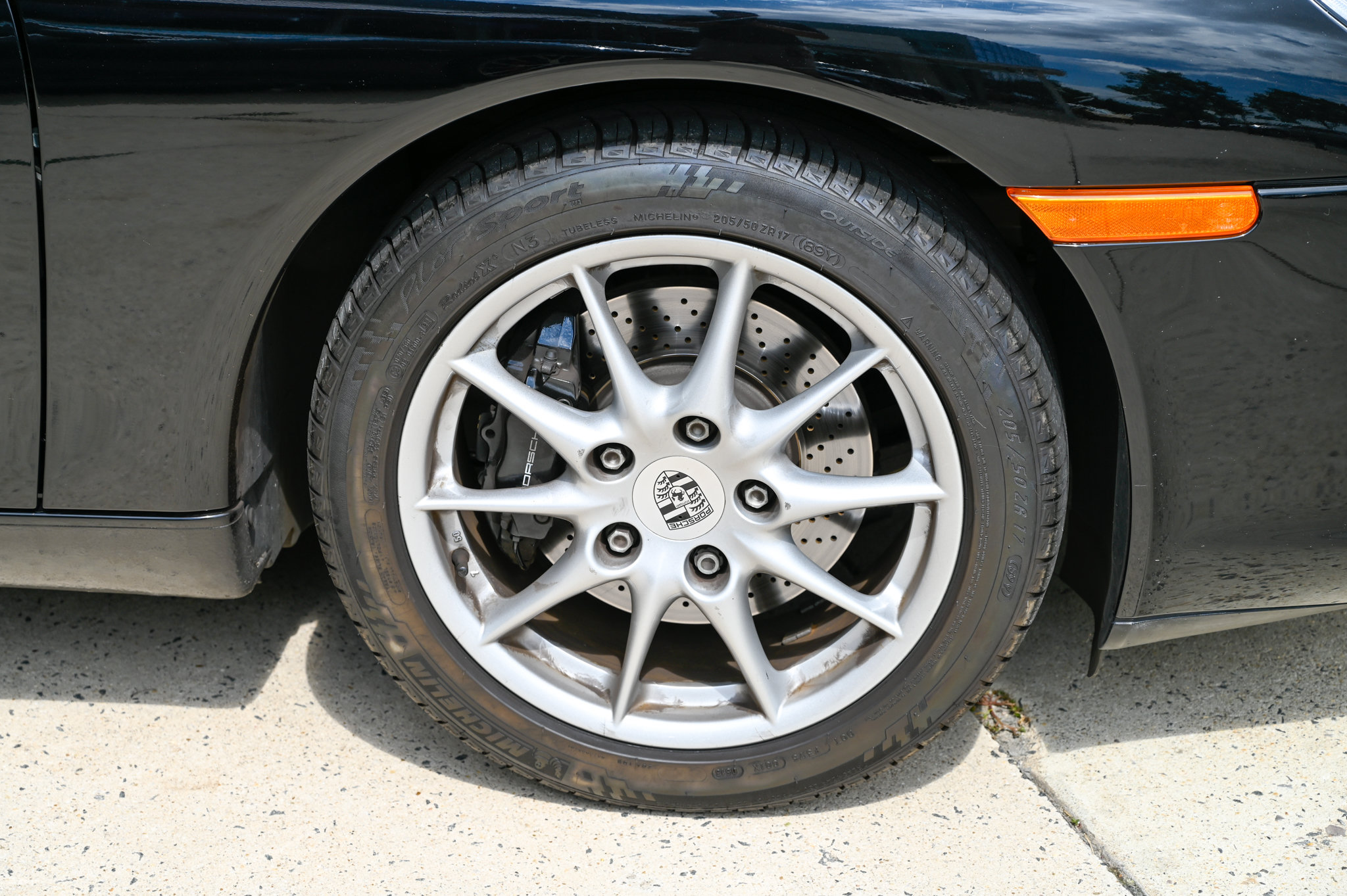 Used 2004 Porsche 911 Carrera RWD image 12