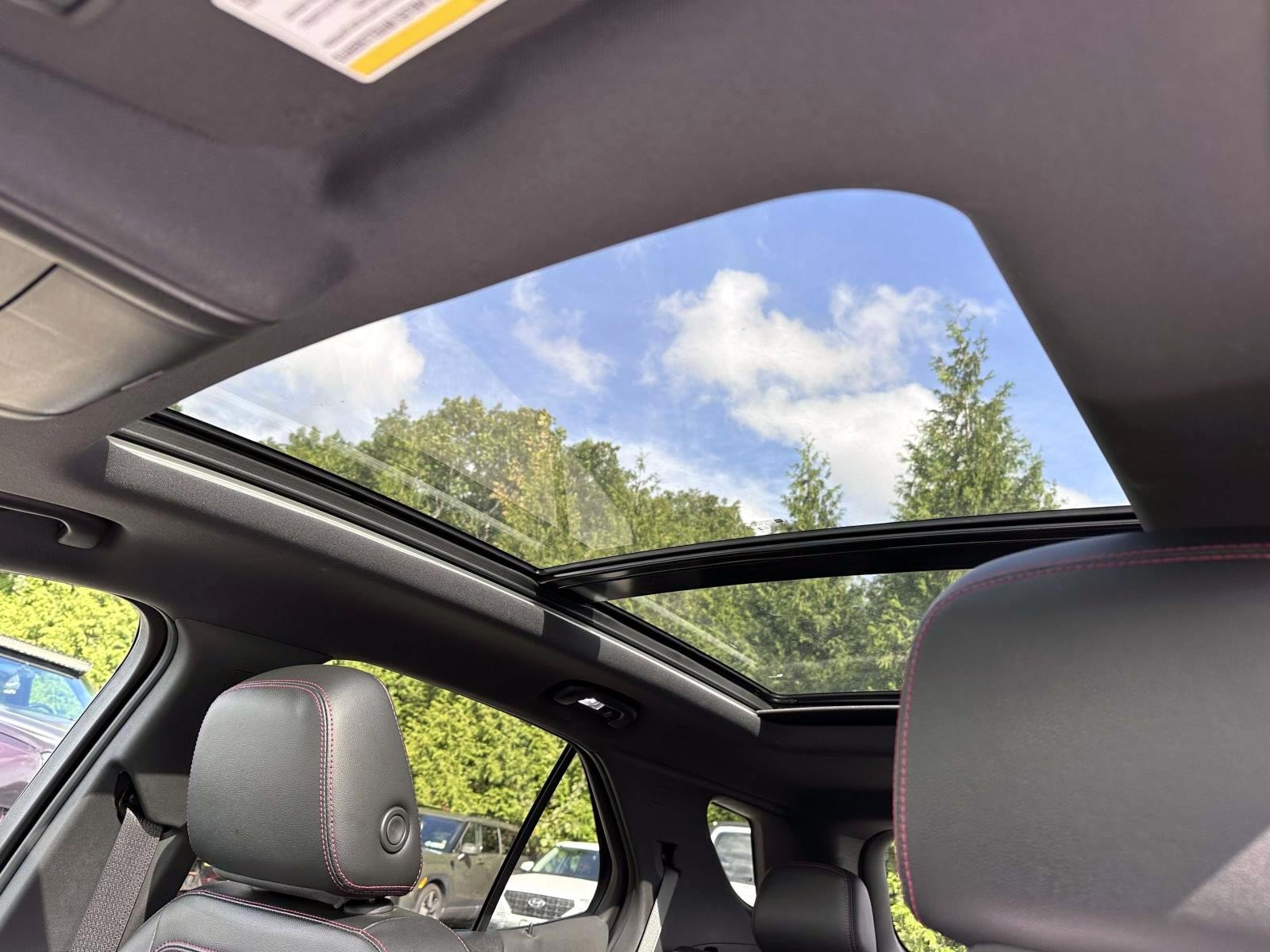 Used 2024 Chevrolet Equinox RS w/ RS Leather Package AWD/4WD image 12