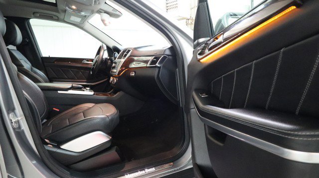 Used 2016 Mercedes-Benz GL 550 4MATIC image 10