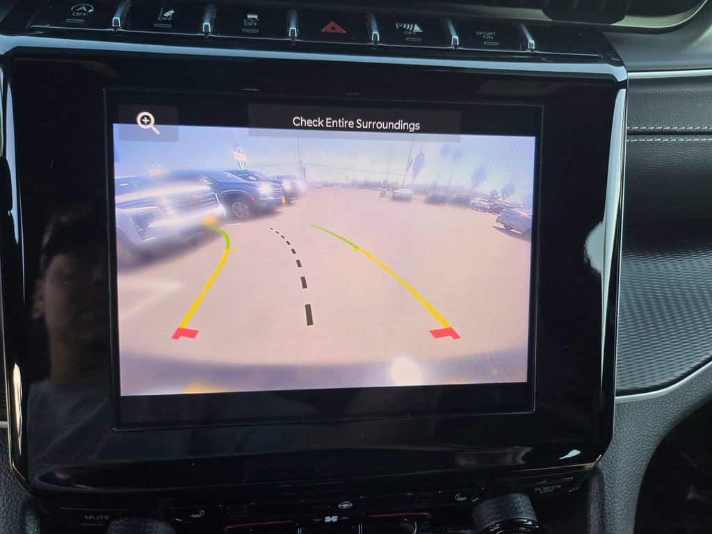 Used 2023 Jeep Grand Cherokee L Laredo AWD/4WD image 17