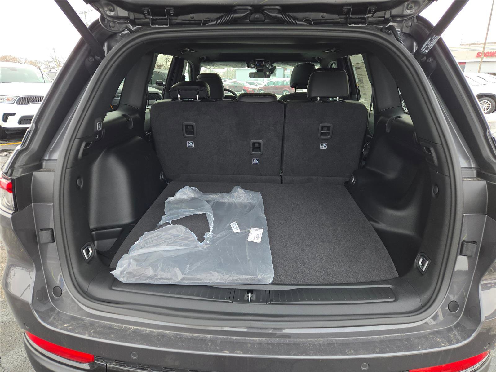 New 2025 Jeep Grand Cherokee Altitude w/ Trailer Tow Package image 19