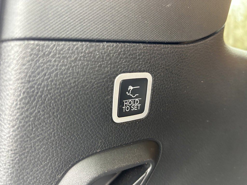 Used 2024 Jeep Grand Wagoneer Series III w/ HD Trailer Tow Package image 47