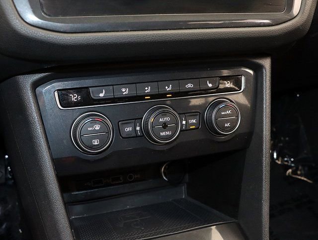 Used 2020 Volkswagen Tiguan SE AWD/4WD image 19