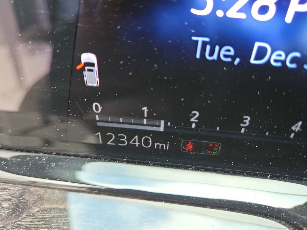 Certified 2023 Cadillac Escalade Premium Luxury w/ LPO, Illumination Package image 14