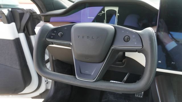 Used 2022 Tesla Model S AWD/4WD image 23