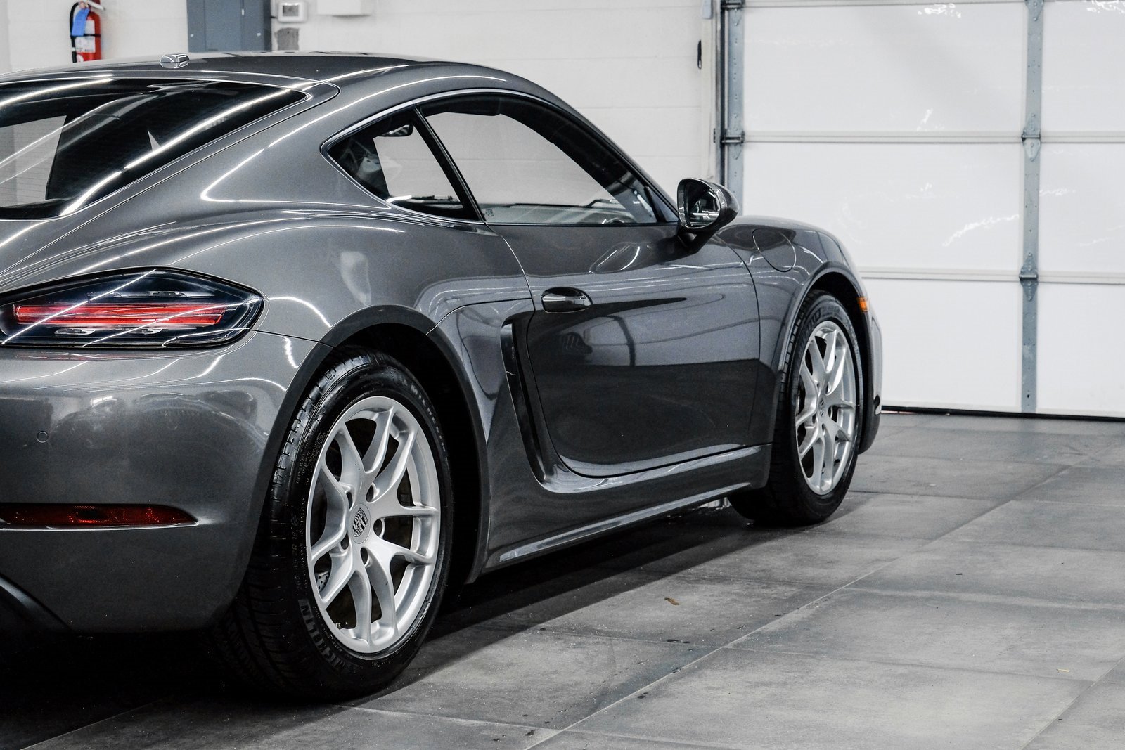 Used 2022 Porsche 718 Cayman image 14