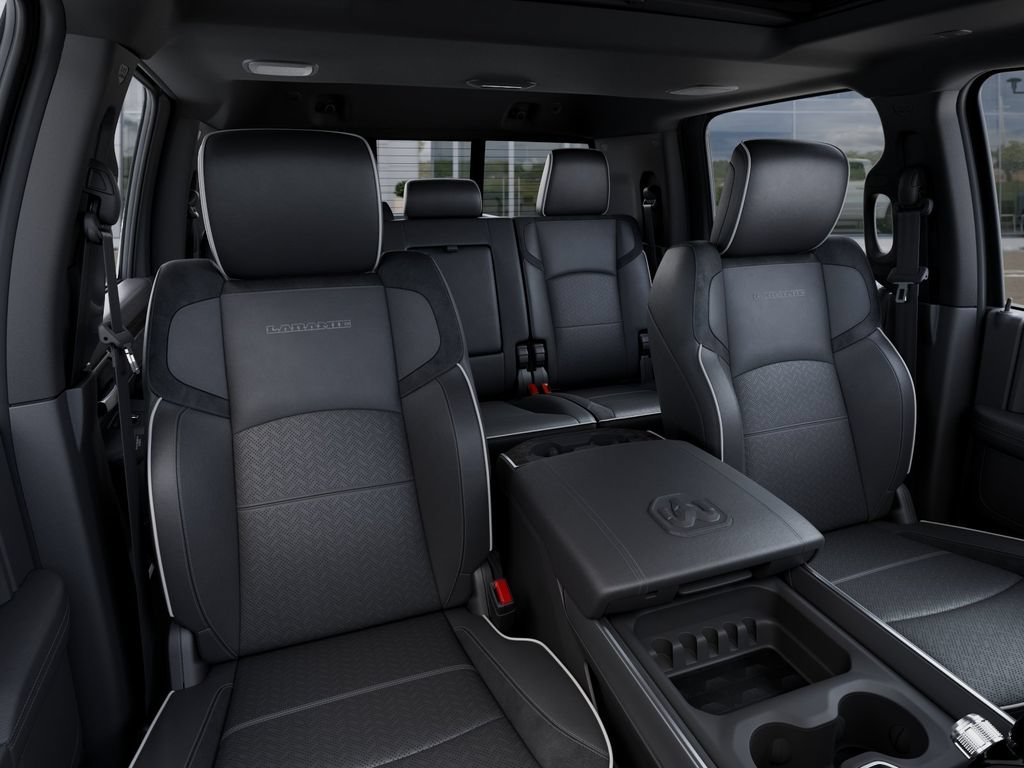 New 2026 RAM 2500 Laramie AWD/4WD image 16