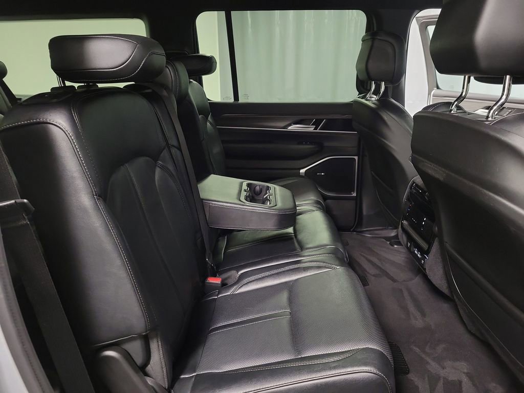 Used 2024 Jeep Wagoneer L Series II w/ Flexible Seating Group AWD/4WD image 22