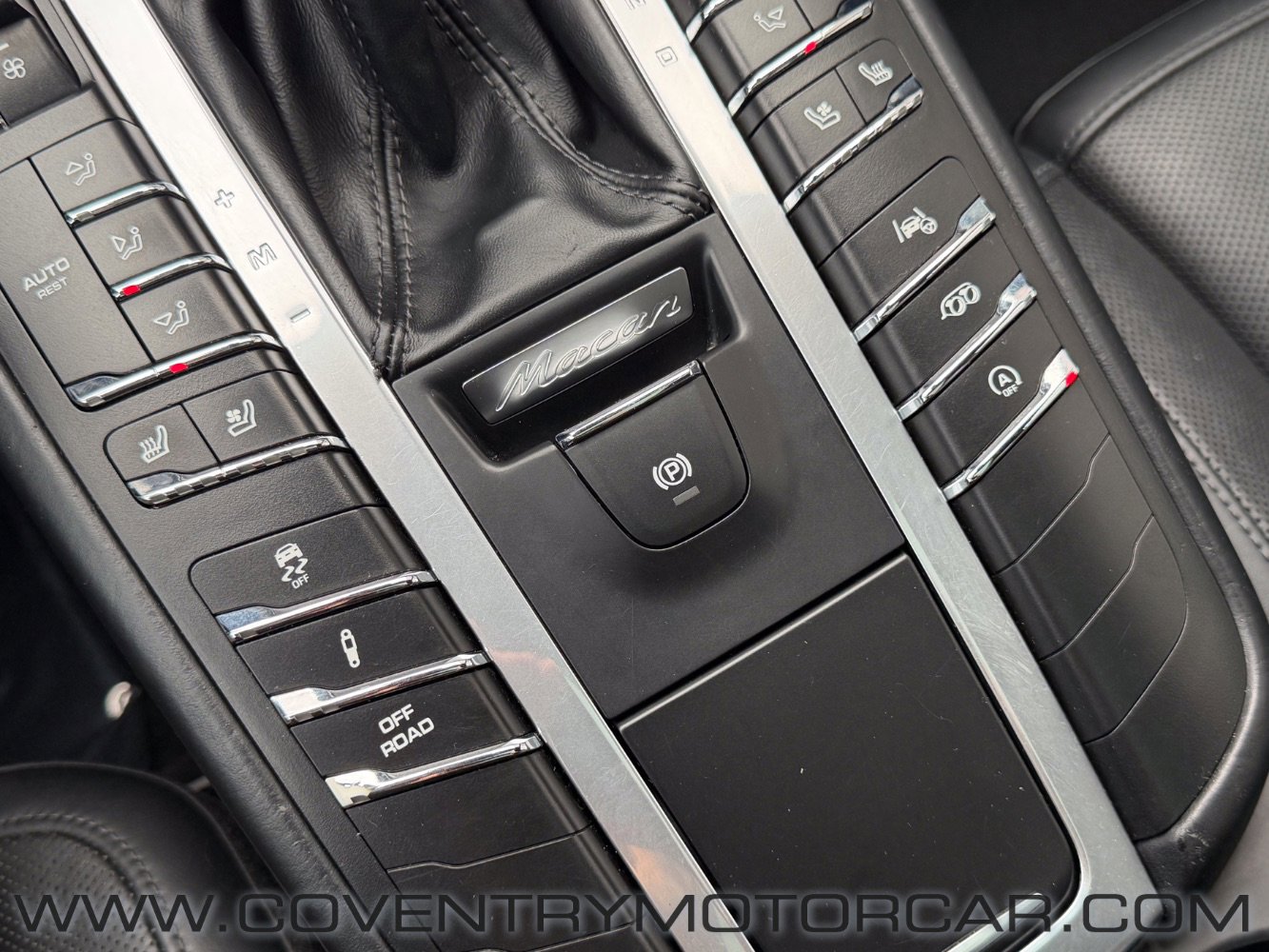 Used 2020 Porsche Macan Turbo image 31