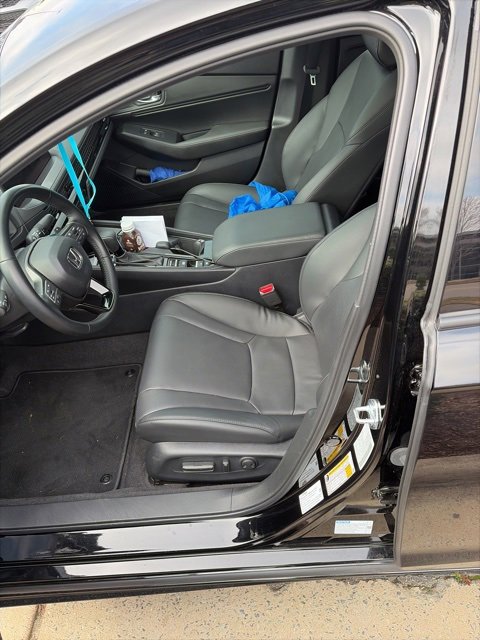 Used 2025 Honda Accord Sport image 3