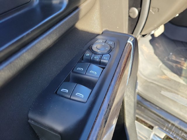 Used 2022 Chevrolet Silverado 3500 High Country AWD/4WD image 16
