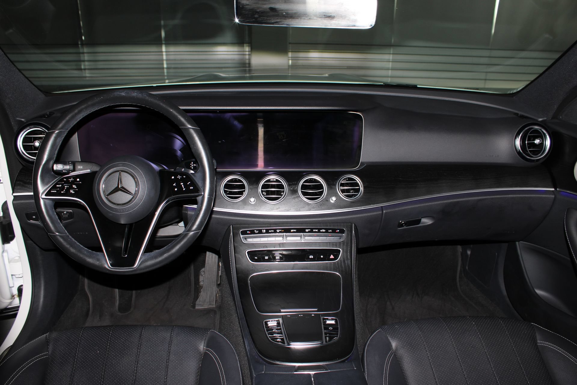 Used 2023 Mercedes-Benz E 350 4MATIC Sedan image 21