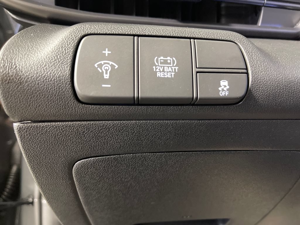 New 2026 Hyundai Elantra SEL FWD image 31