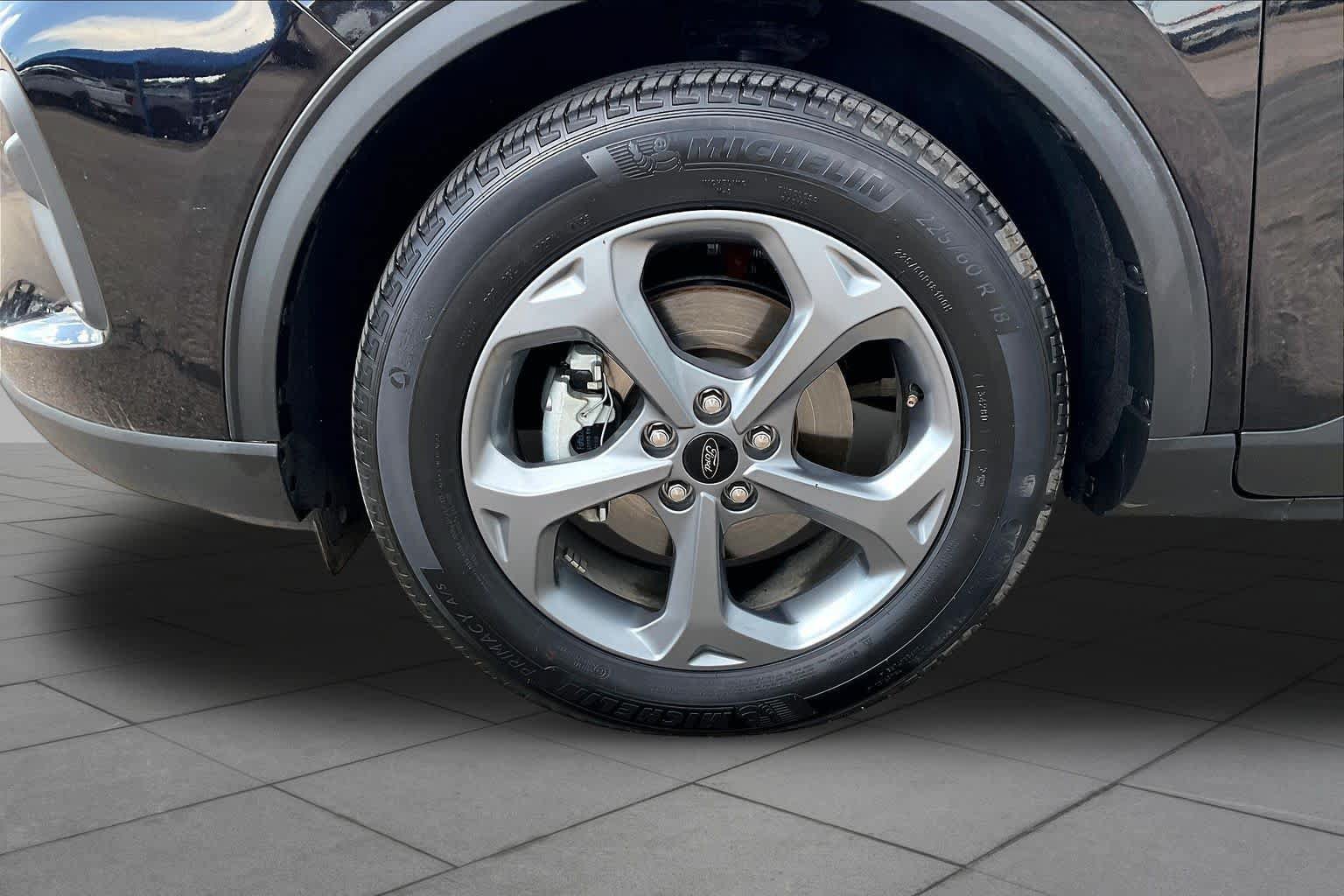 Used 2025 Ford Escape ST-Line FWD image 11