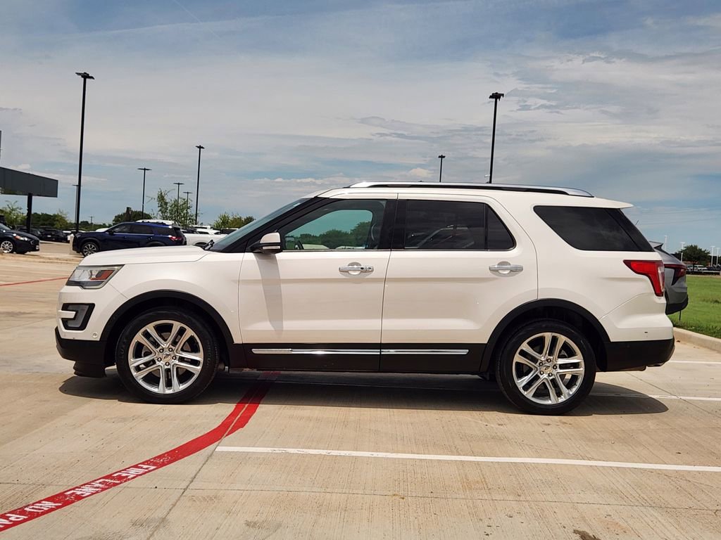 Used 2017 Ford Explorer Limited w/ Equipment Group 301A FWD image 3