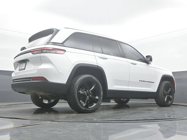 Used 2023 Jeep Grand Cherokee Altitude AWD/4WD image 49