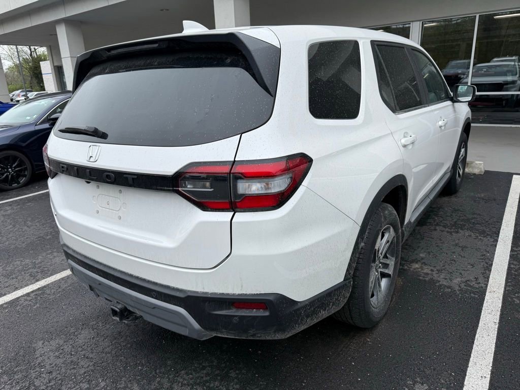 Used 2025 Honda Pilot EX-L image 6
