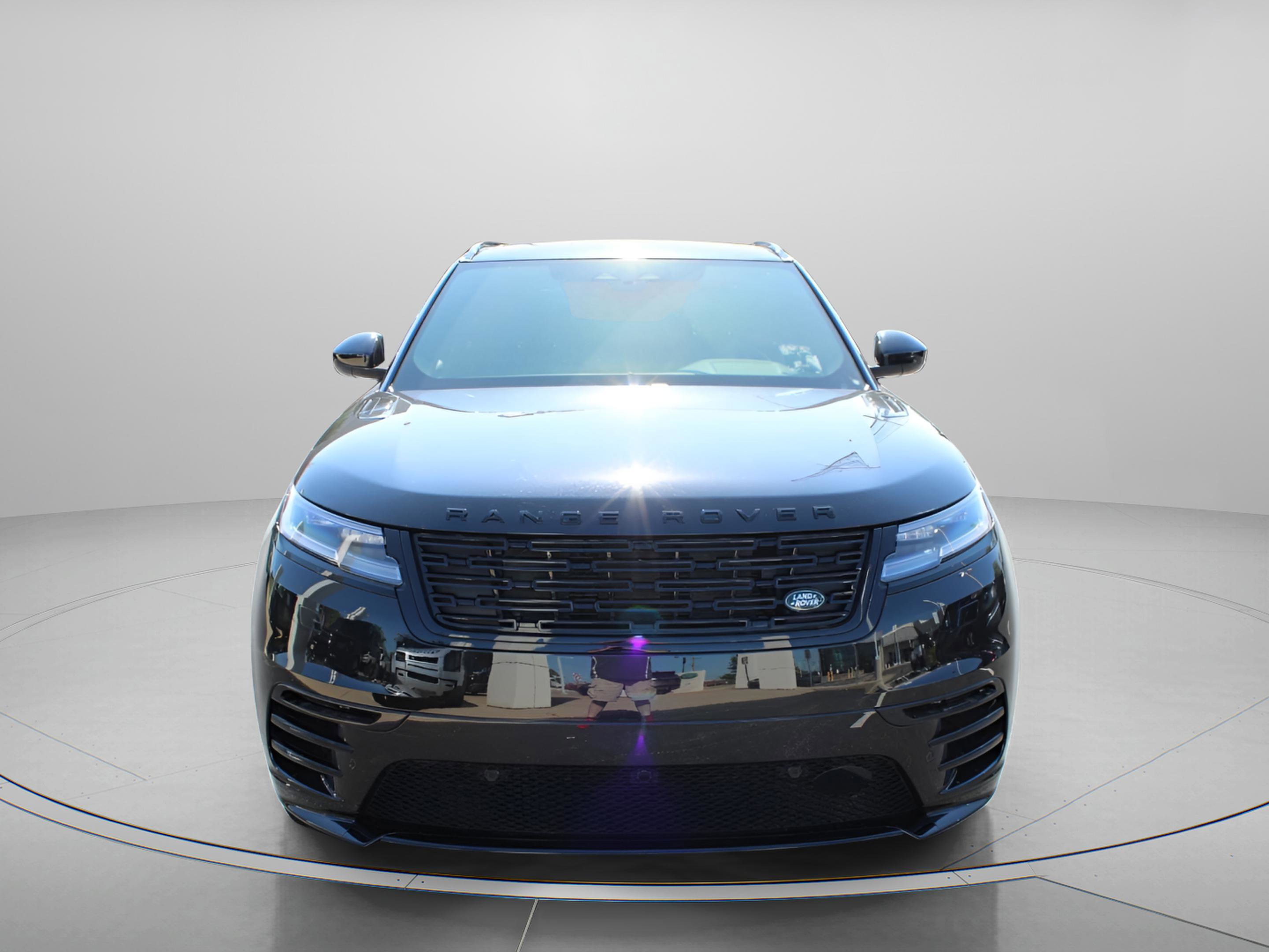 Used 2025 Land Rover Range Rover Velar Dynamic SE image 7