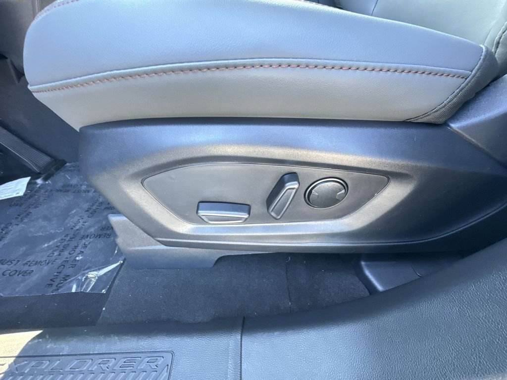 New 2026 Ford Explorer Active w/ Active Comfort Package image 14