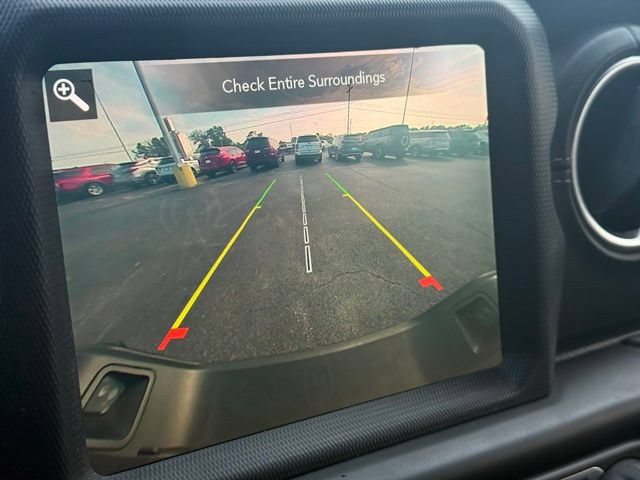 Used 2020 Jeep Gladiator Overland AWD/4WD image 6