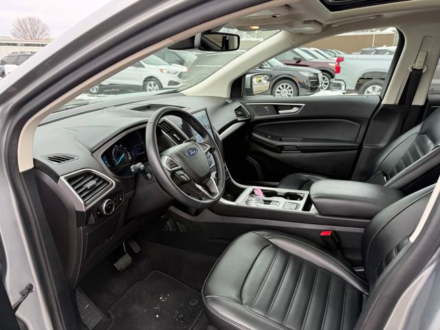Used 2024 Ford Edge SEL w/ Convenience Package image 3