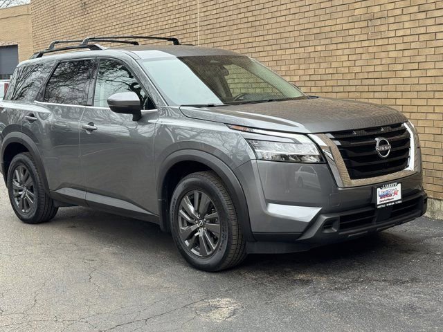 Used 2022 Nissan Pathfinder SV w/ Cargo Package image 5